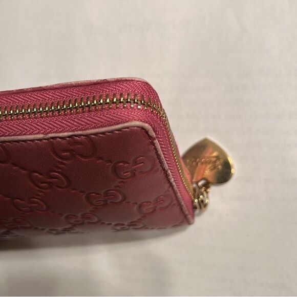 Authentic Gucci GG Signature Continental Pink
Leather Zip Around Wallet - Picture 14 of 16
